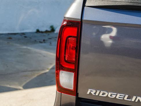 Used 2018 Honda Ridgeline RTL-E image 6