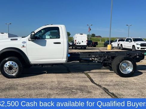 New 2026 RAM 5500 Tradesman w/ Chrome Appearance Group AWD/4WD image 4