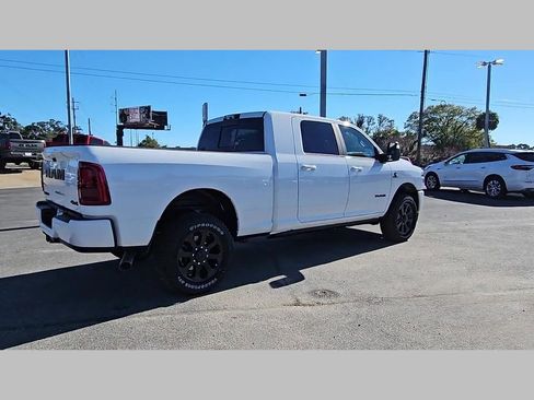 New 2026 RAM 2500 Laramie AWD/4WD image 32