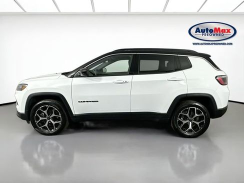 Used 2025 Jeep Compass Limited w/ Sun & Sound Group image 9