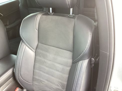 Used 2023 Mitsubishi Outlander SE image 11