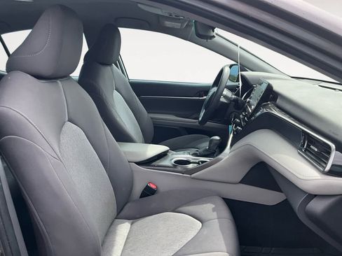 Used 2022 Toyota Camry LE image 17
