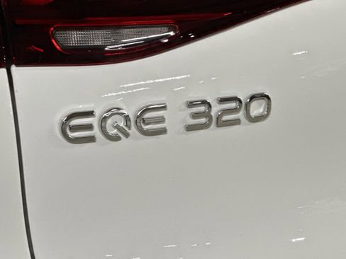 New 2026 Mercedes-Benz EQE 320 4MATIC SUV image 21