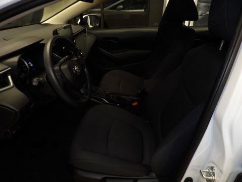 Used 2022 Toyota Corolla LE image 25