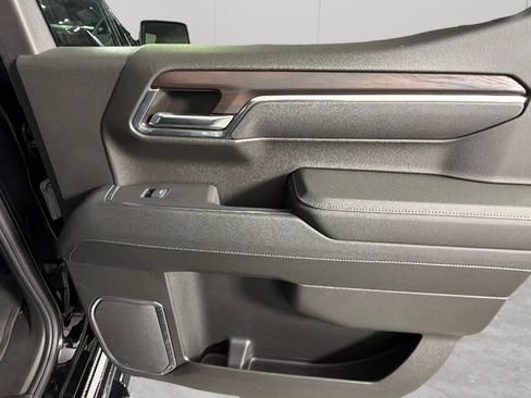 Used 2024 GMC Sierra 1500 SLT AWD/4WD image 36