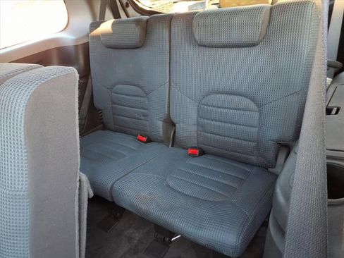 Used 2005 Nissan Pathfinder SE Off-Road RWD image 12