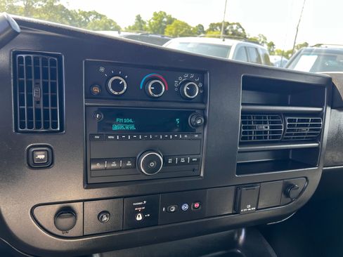 Used 2022 Chevrolet Express 2500 w/ Driver Convenience Package image 15