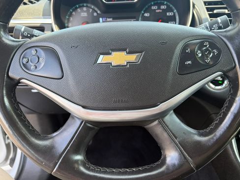 Used 2019 Chevrolet Impala LT FWD image 14