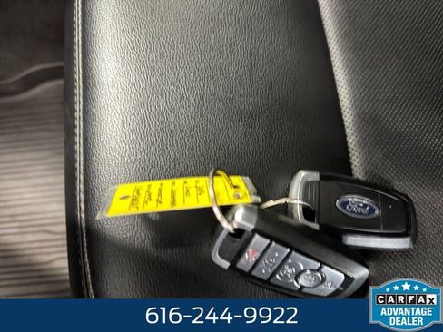 Used 2022 Ford Explorer Limited w/ Equipment Group 301A AWD/4WD image 26