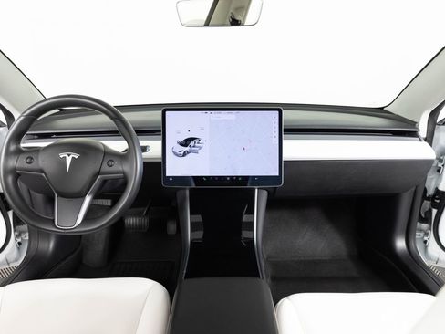 Used 2018 Tesla Model 3 Long Range image 31