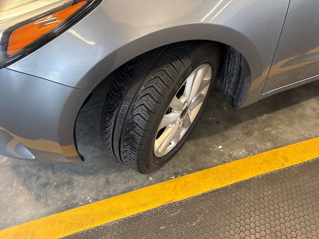 Used 2017 Kia Forte S FWD image 8