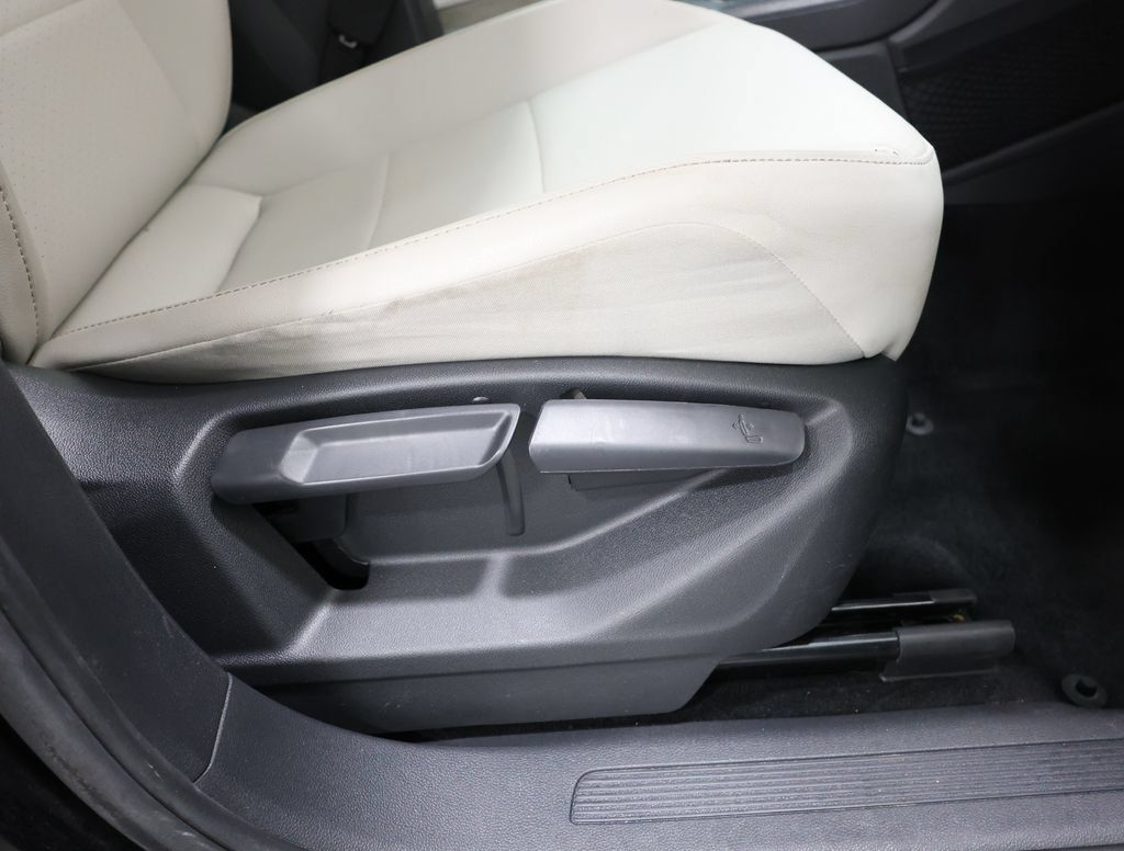 Used 2019 Volkswagen Tiguan SE w/ 3rd Row Seat Package AWD/4WD image 22