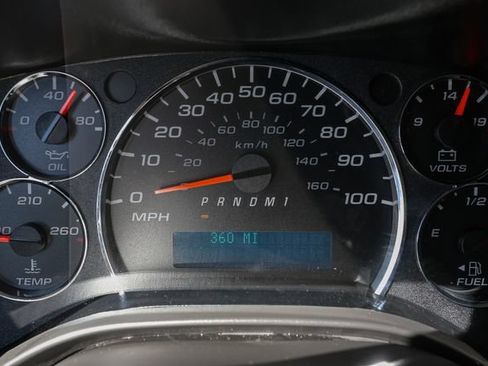 Used 2025 Chevrolet Express 2500 w/ Driver Convenience Package RWD image 25