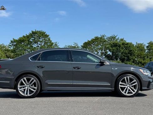 Used 2017 Volkswagen Passat 1.8T R-Line FWD image 4