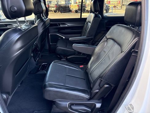 Used 2024 Jeep Wagoneer Series II image 25