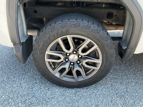 Used 2022 GMC Sierra 1500 AT4 w/ AT4 Premium Package AWD/4WD image 16