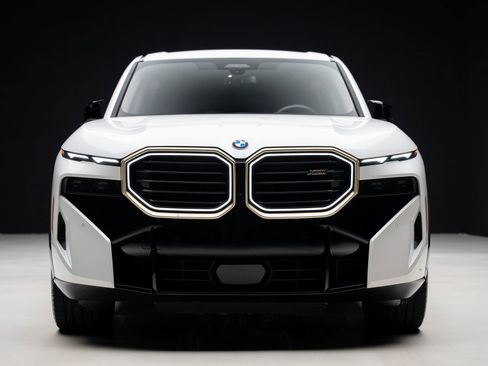 Used 2023 BMW XM AWD/4WD image 8