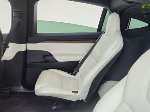 Used 2022 Tesla Model X AWD/4WD image 31