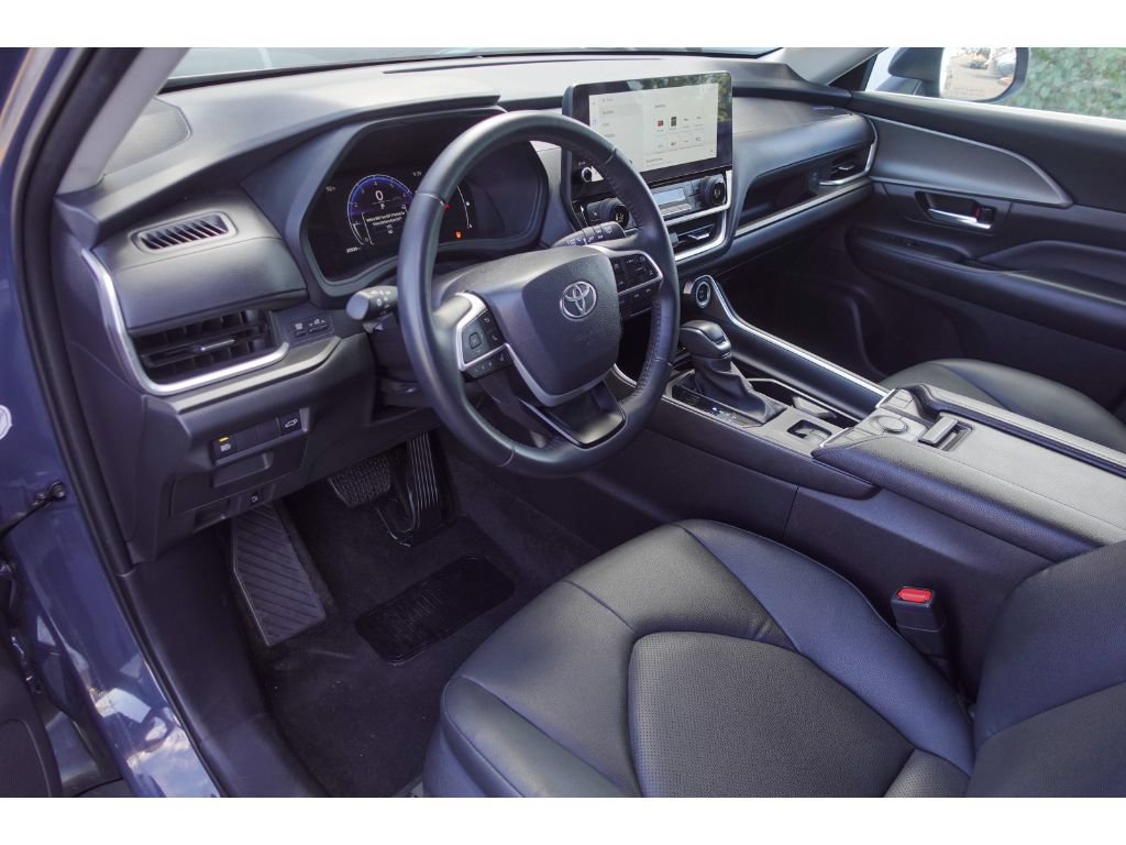 Certified 2025 Toyota Grand Highlander AWD image 9