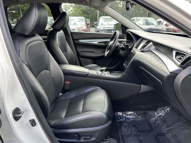 Used 2019 INFINITI QX50 Essential w/ Premium Audio Package FWD image 9