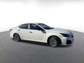 Used 2025 Nissan Altima 2.5 SV video 2