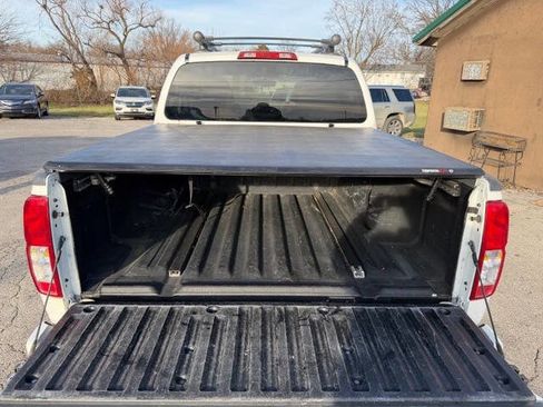 Used 2016 Nissan Frontier PRO-4X w/ Pro-4x Luxury Package image 5