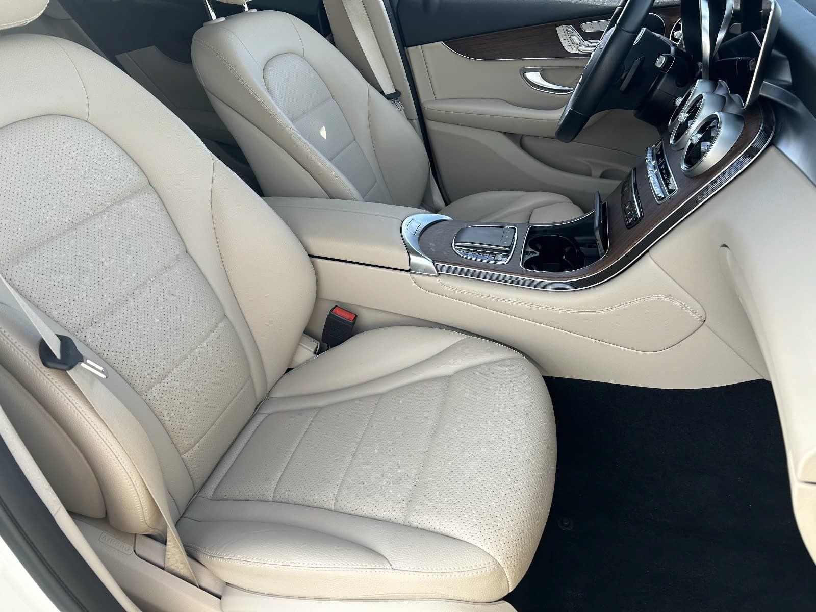 Used 2021 Mercedes-Benz GLC 300 image 13