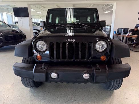 Used 2010 Jeep Wrangler Unlimited Sport image 4