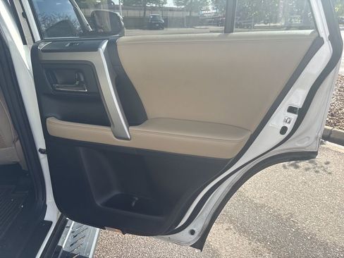 Used 2022 Toyota 4Runner SR5 Premium w/ Moonroof Package AWD/4WD image 21