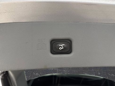 Used 2022 Lincoln Nautilus Reserve AWD/4WD image 16
