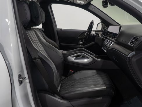 Used 2026 Mercedes-Benz Maybach GLS 600 4MATIC image 60