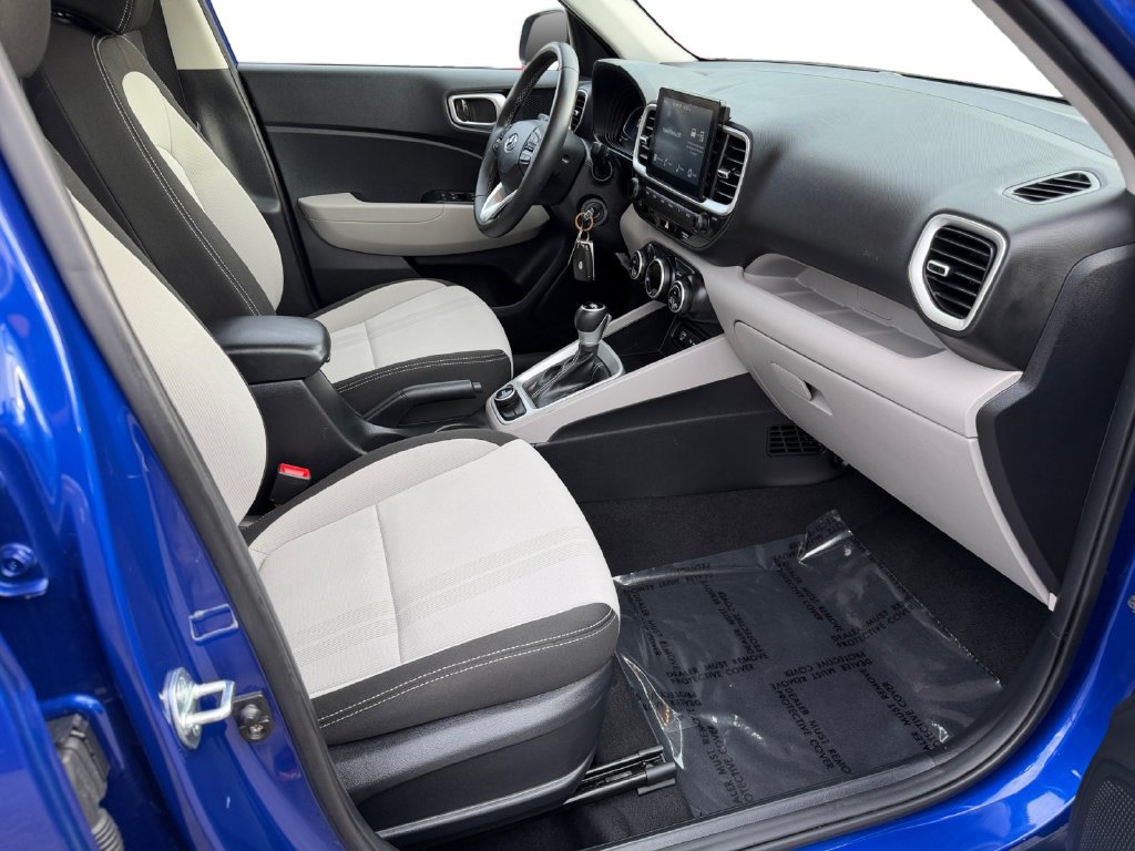 Used 2023 Hyundai Venue SEL w/ Cargo Package FWD image 8