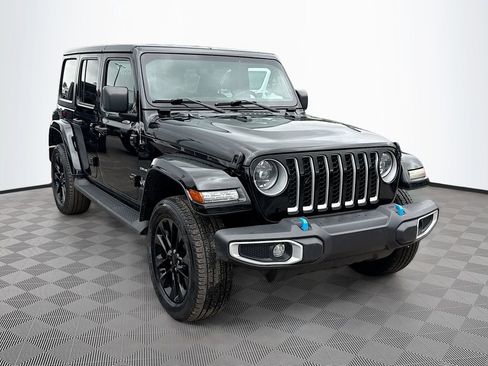 Used 2023 Jeep Wrangler Unlimited Sahara image 4