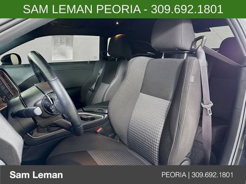 Used 2022 Dodge Challenger R/T w/ Performance Handling Group image 21