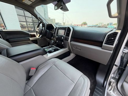 Used 2017 Ford F150 Lariat w/ Equipment Group 502A Luxury AWD/4WD image 14