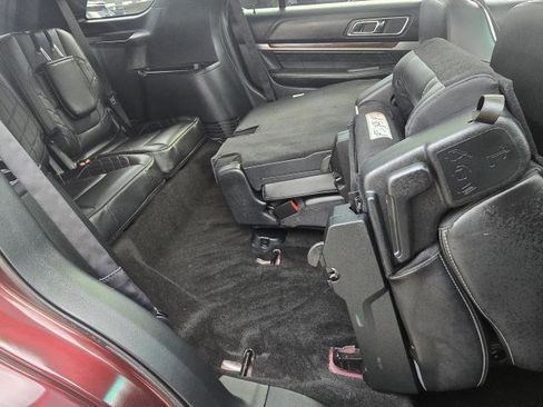 Used 2018 Ford Explorer Platinum AWD/4WD image 35
