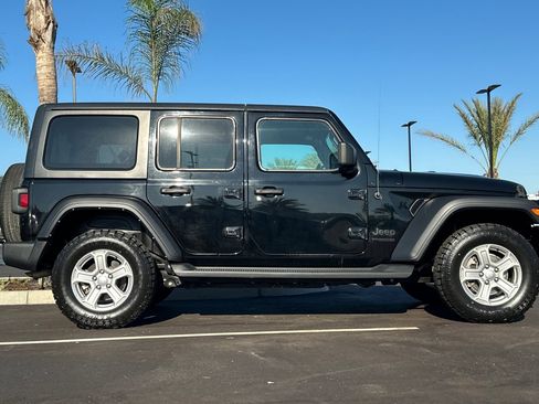 Used 2022 Jeep Wrangler Unlimited Sport image 3