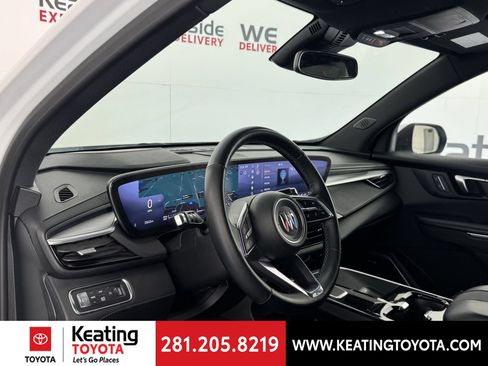 Used 2025 Buick Enclave Preferred AWD/4WD image 13