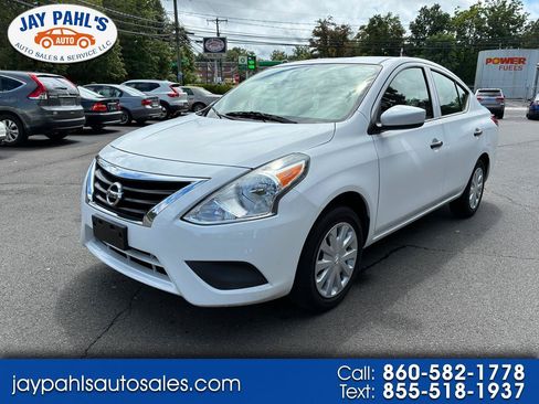Used 2016 Nissan Versa S FWD image 1