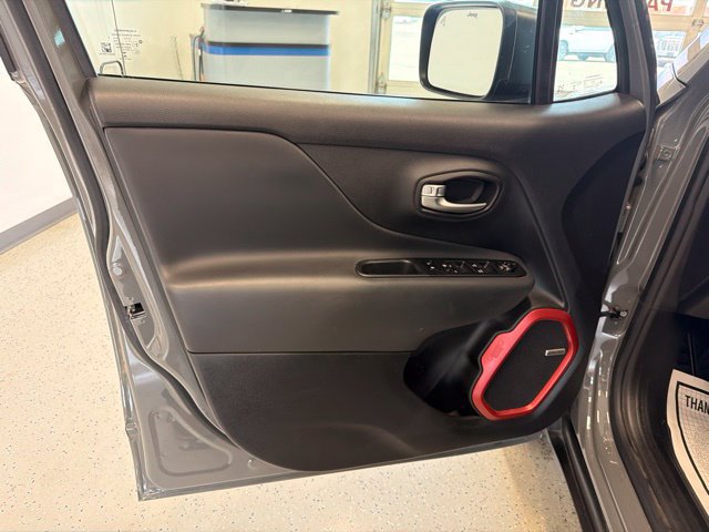 Used 2021 Jeep Renegade Trailhawk w/ Sun & Sound Group AWD/4WD image 40