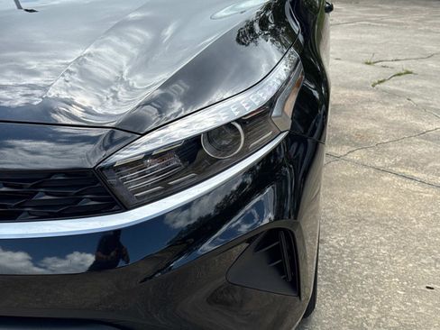 Used 2023 Kia Forte LXS FWD image 9