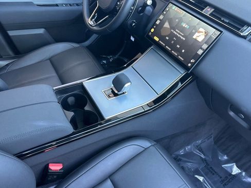 Certified 2025 Land Rover Range Rover Velar S AWD/4WD image 32