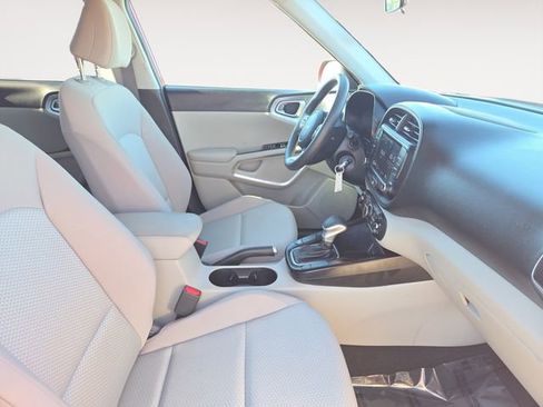 Used 2024 Kia Soul LX FWD image 15