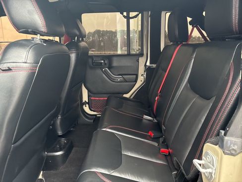 Used 2017 Jeep Wrangler Unlimited Rubicon image 9