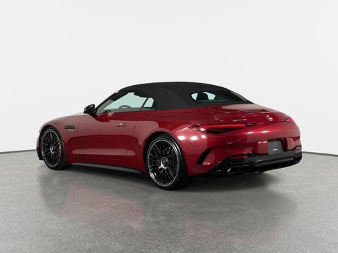 Used 2025 Mercedes-Benz SL 63 AMG 4MATIC image 9