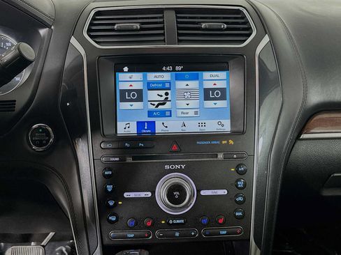 Used 2018 Ford Explorer Platinum AWD/4WD image 13