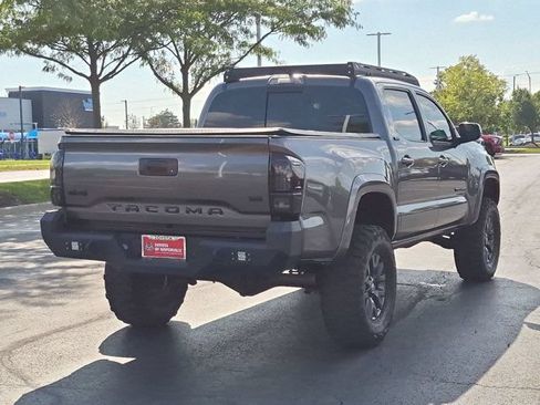 Used 2021 Toyota Tacoma SR5 AWD/4WD image 6