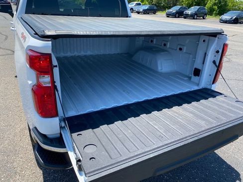 Certified 2025 Chevrolet Silverado 1500 LT AWD/4WD image 21