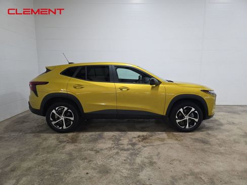 Used 2025 Chevrolet Trax RS image 4