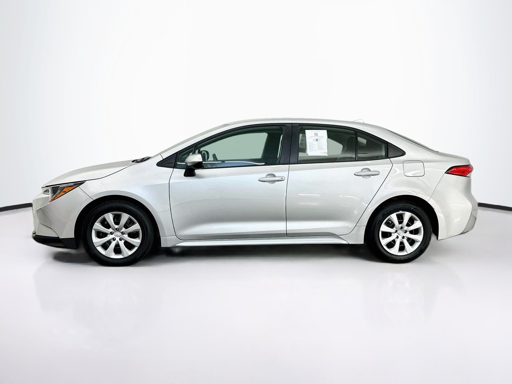 Used 2026 Toyota Corolla LE FWD image 4